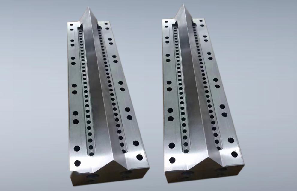 揭秘“熔噴模頭”、“口罩熔接齒?！?，到底是個啥？(圖1)